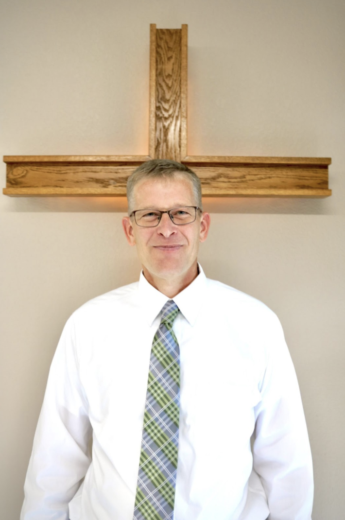 Pastor Kent Holz
